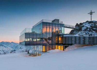 رستوران Ice Q از دنیای فوق مدرن جیمز باند رستوران Ice Q از دنیای فوق مدرن جیمز باند