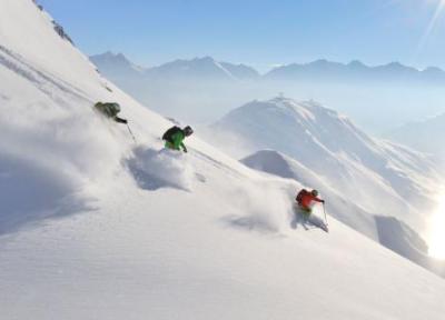 مشهورترین جاذبه های اسکی دنیا: سفری به قله های برفی مشهورترین جاذبه های اسکی دنیا: سفری به قله های برفی